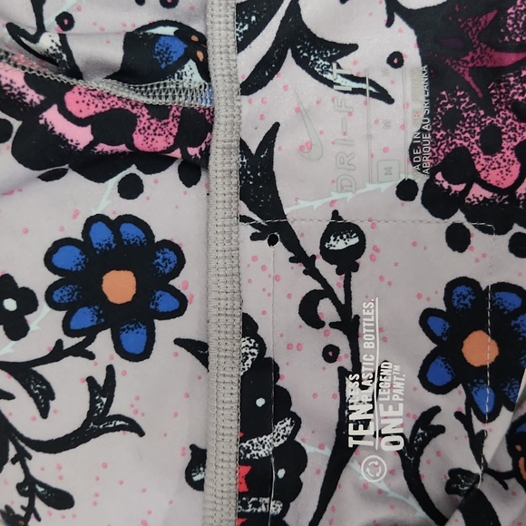 Nike One Legend Leggings Size M - Picture 4 of 8